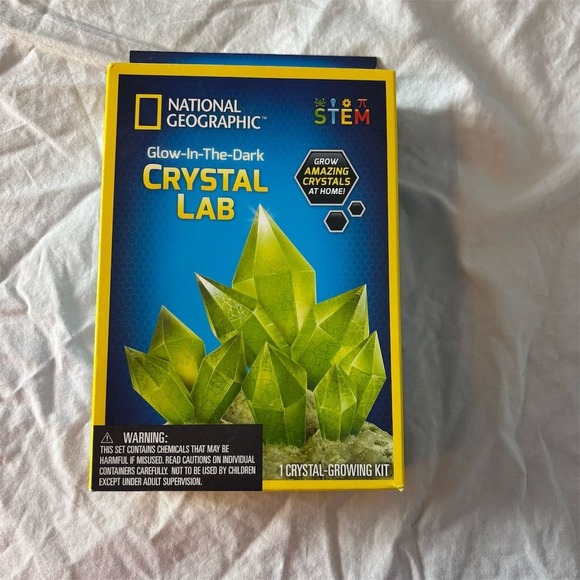 National Geographic Glow-in-the-Dark‎ Crystal Lab Science Kit 8+ - Picture 1 of 4